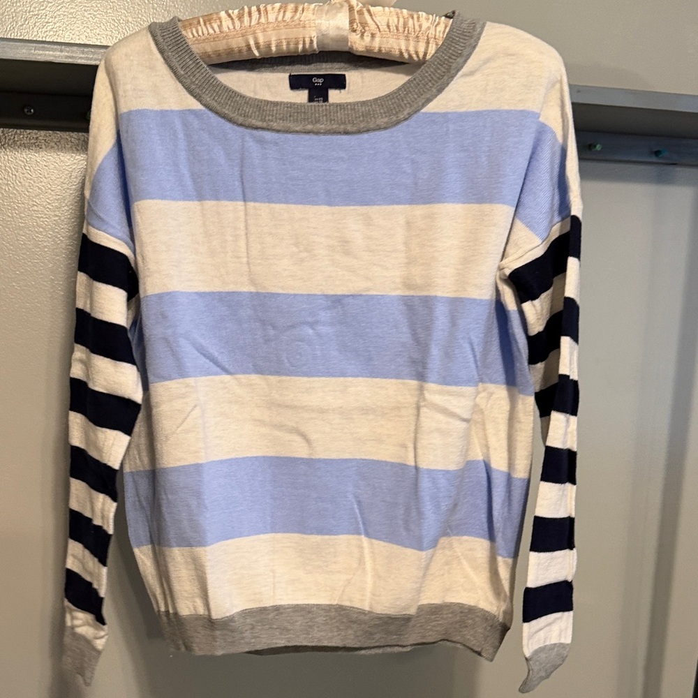 Gap women’s Striped Blue and White Sweater